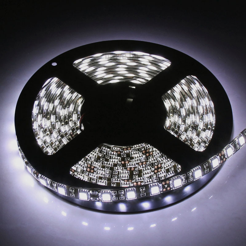 LED cтрічка 5050, холодний білий колір,чорна основа, вологозахищена IP65 (5см) (світлина #1)