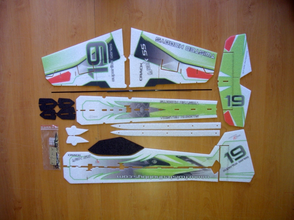 Модель для 3D-пілотажу Crack Yak 55 (зелена) (світлина #3)