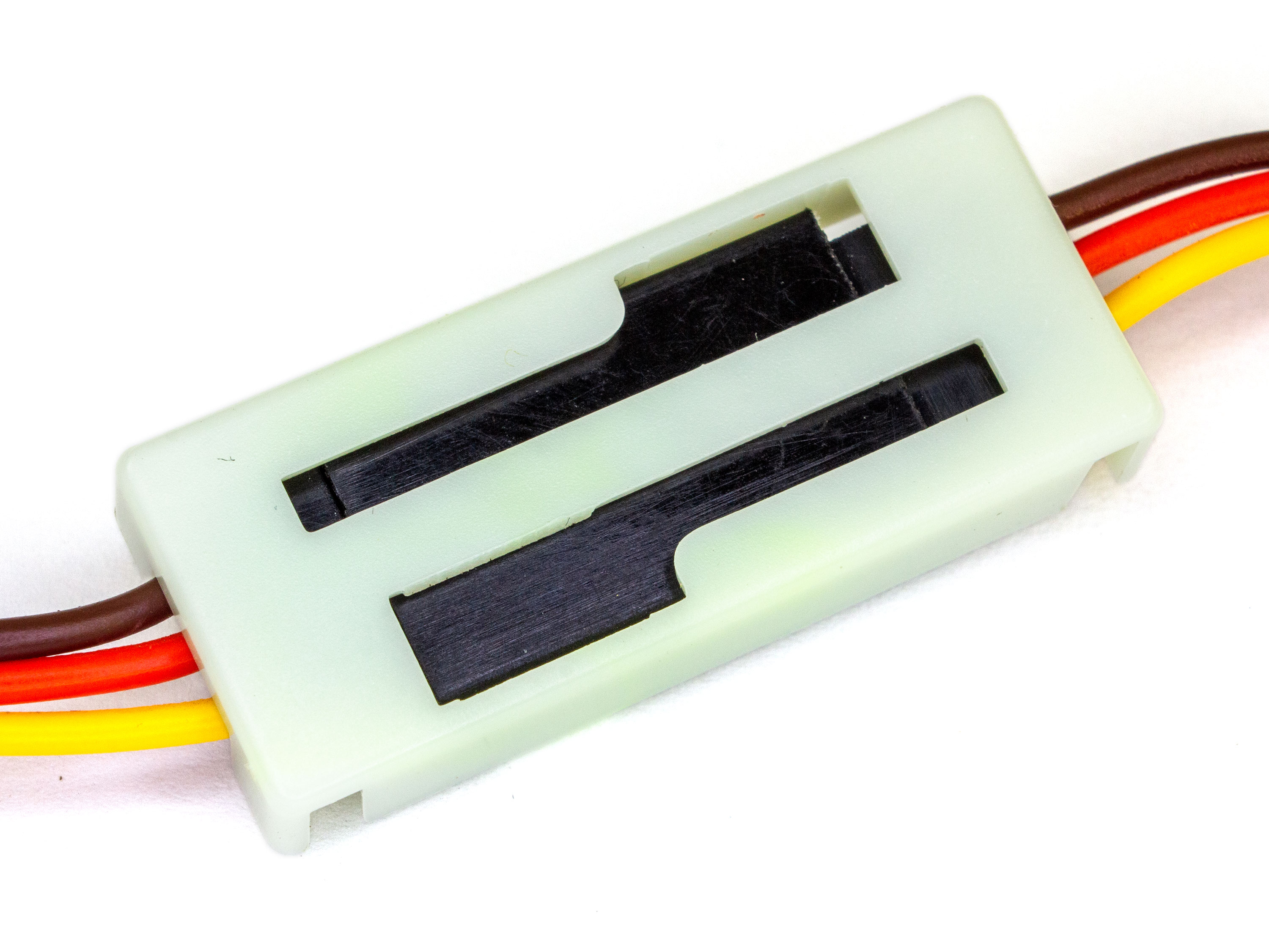 Фіксатор роз’ємів фронтальний JR/Futaba (білий) (світлина #3)