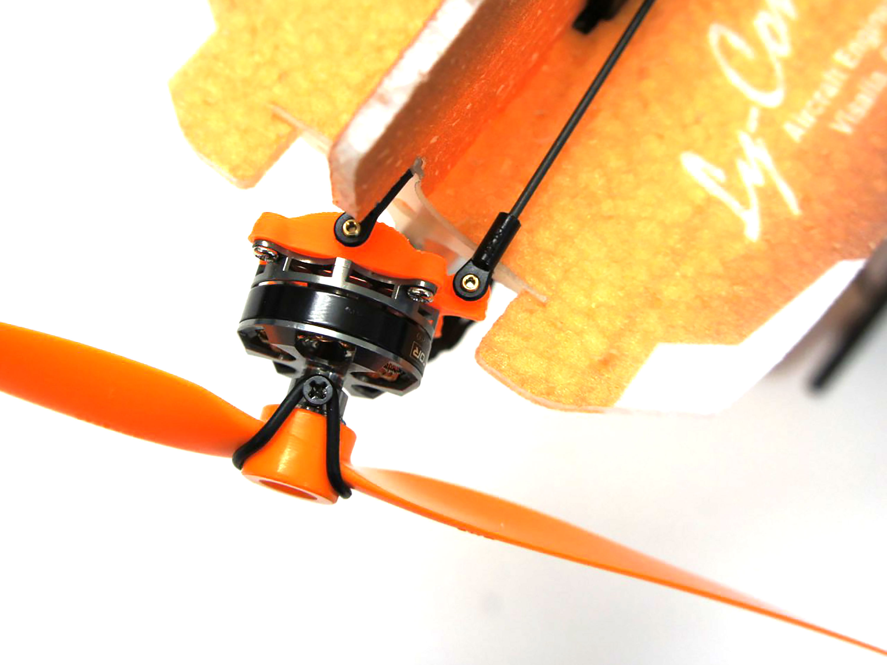 Модель для 3D-пілотажу Edge 540 V3 (Orange) (світлина #2)