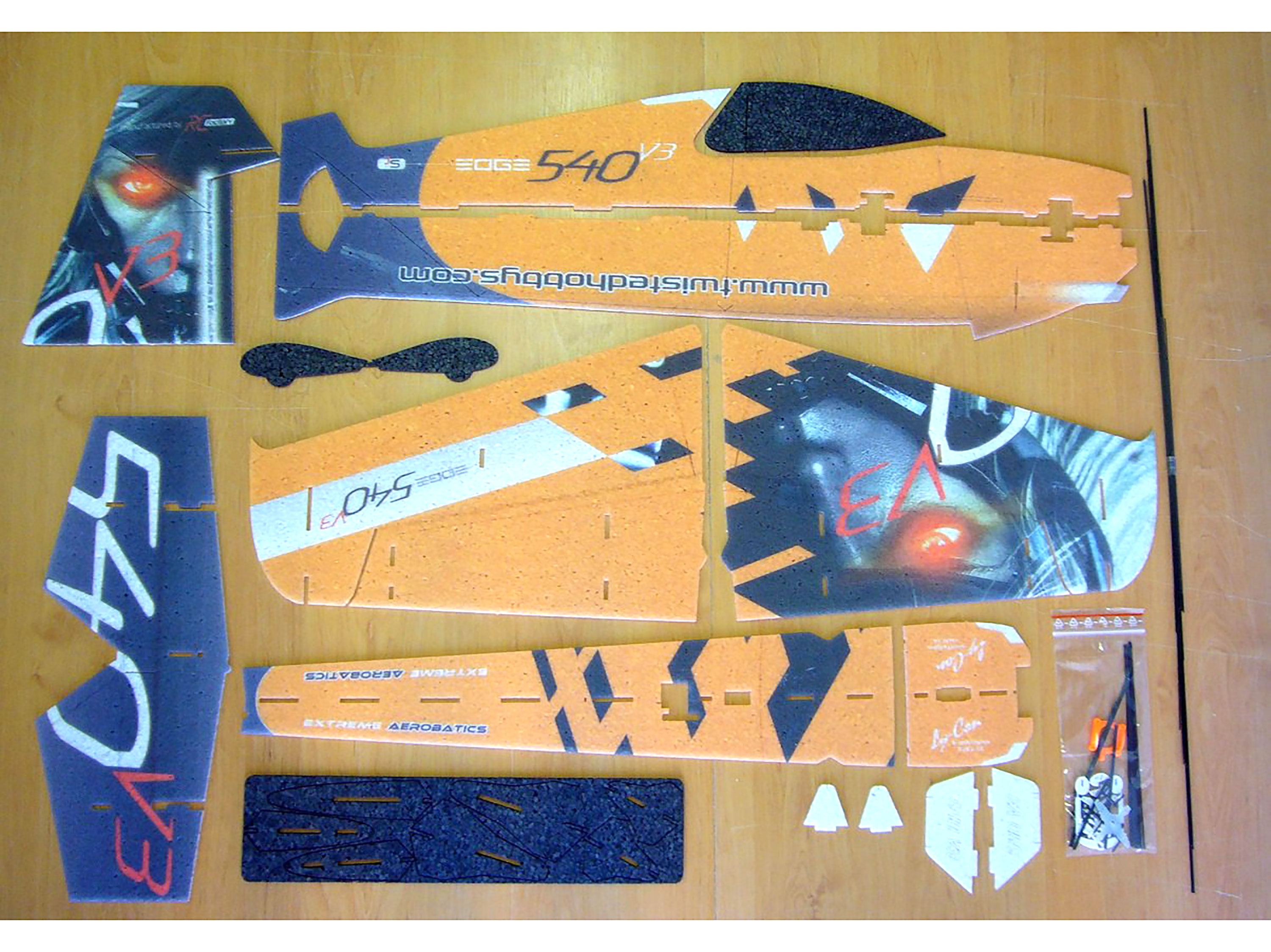 Модель для 3D-пілотажу Edge 540 V3 (Orange) (світлина #4)