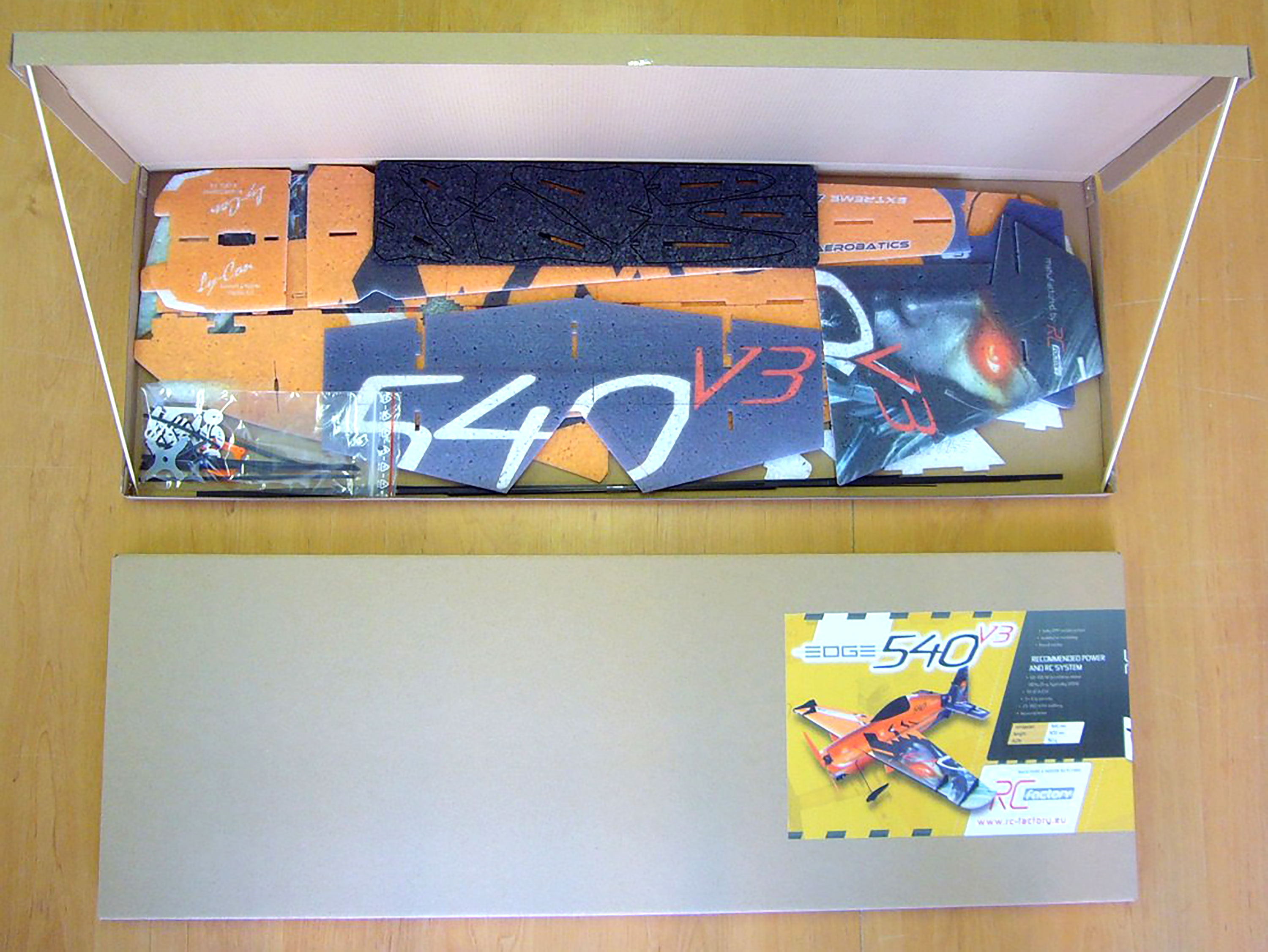 Модель для 3D-пілотажу Edge 540 V3 (Orange) (світлина #5)