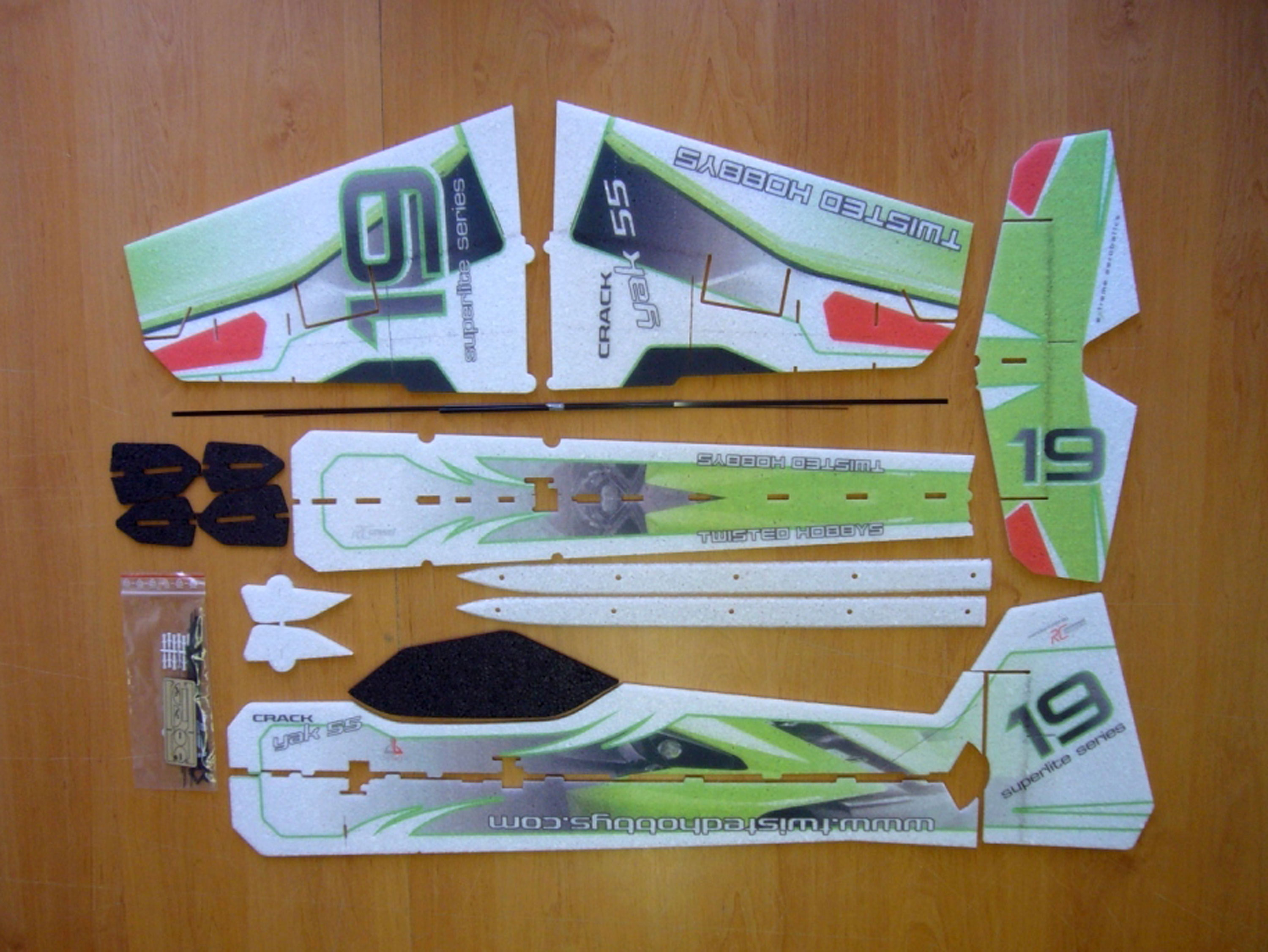 Модель для 3D-пілотажу Crack Yak 55 (оранжева) (світлина #3)