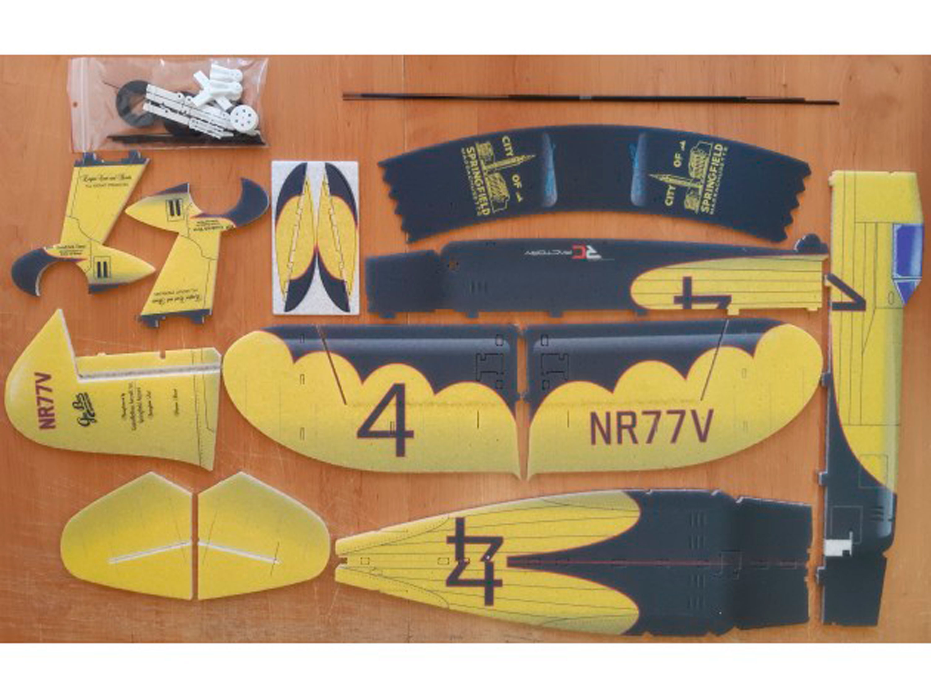 Модель для 3D-пілотажу Gee Bee (жовта) (світлина #2)